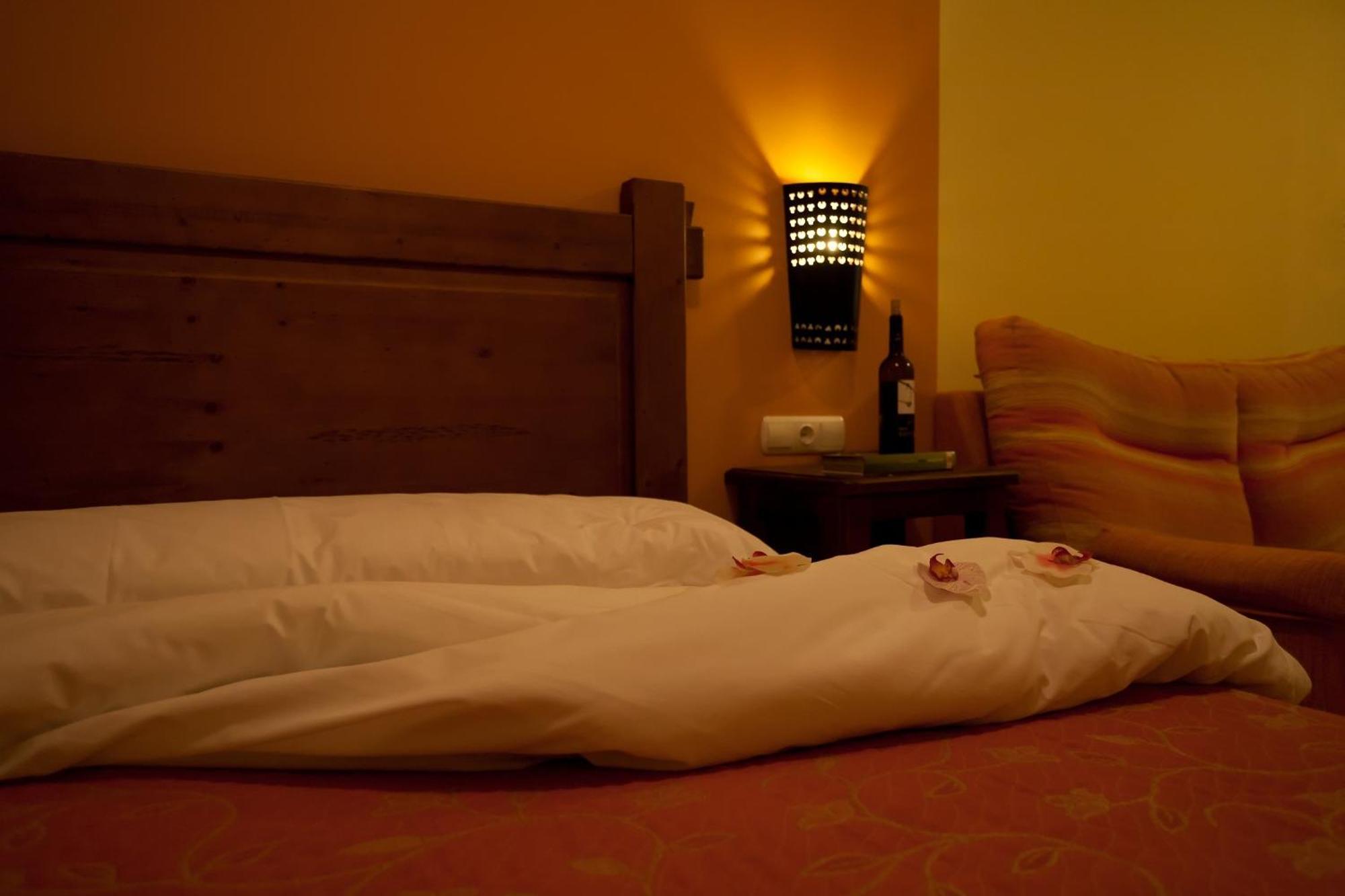 Complejo Turistico Bielsa Hotel Y Camping ภายนอก รูปภาพ